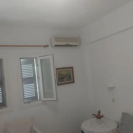 בית נופש Kikis Refurbished A Veranda Dream חריסי אקטי